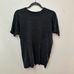 Men’s Alphalete tee